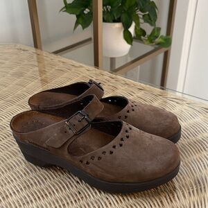 Mephisto Brown Leather Clogs with Heel Size 8